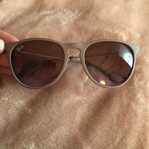 Ray Ban Erika Classic Sunglasses
